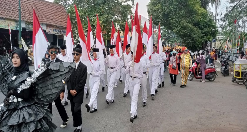 MTs MUHAMMADIYAH KAJEN MENJUARAI LOMBA KARNAVAL SE KECAMATAN KAJEN.